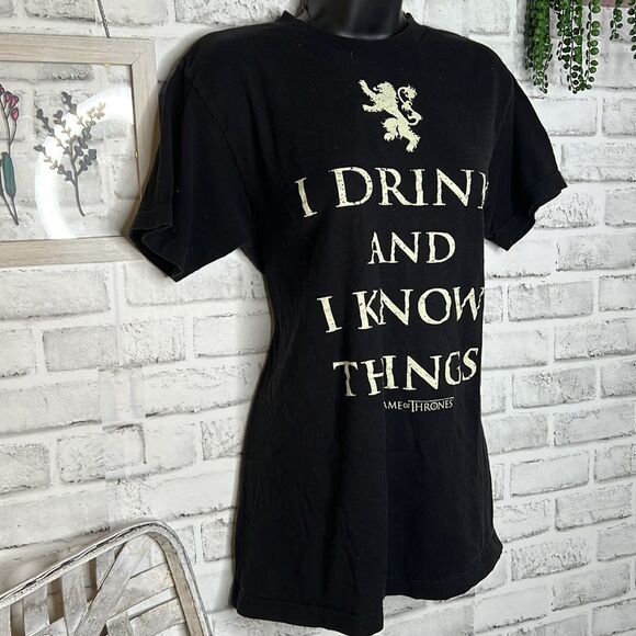 Game Of Thrones “I Drink & I Know Things” Tshirt Shirt Top Size Medium - Picture 2 of 5